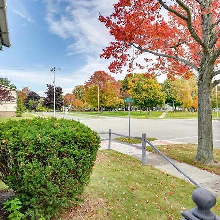 Ludington Vacation Rental - Walk To Lake Michigan!